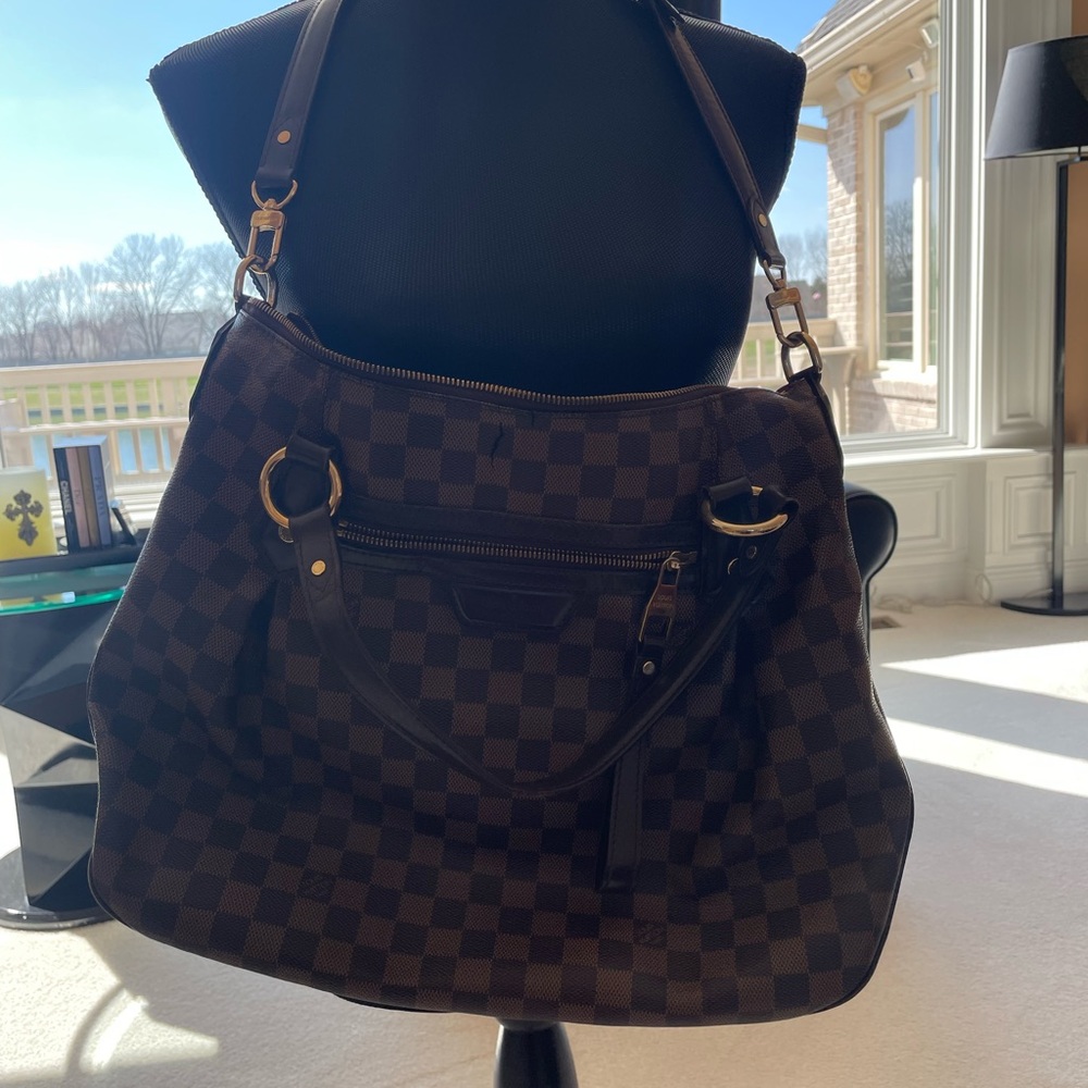 Authentic Damier Ebene Louis Vuitton Evora MM pre loved 💕💕